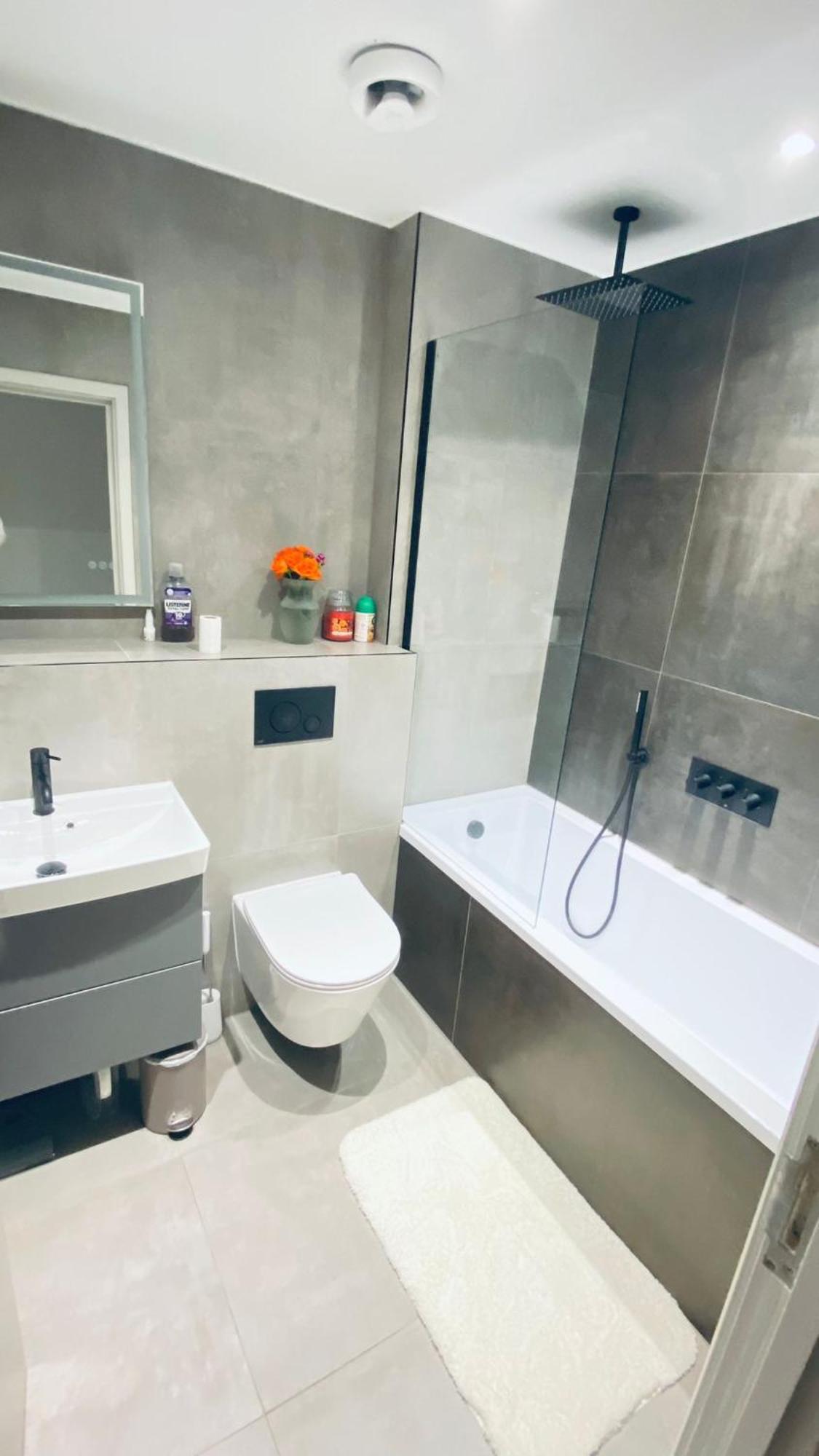 Shadwell - Walking Distance To Tower Bridge, Two Stations In Close Proximity London Exterior foto